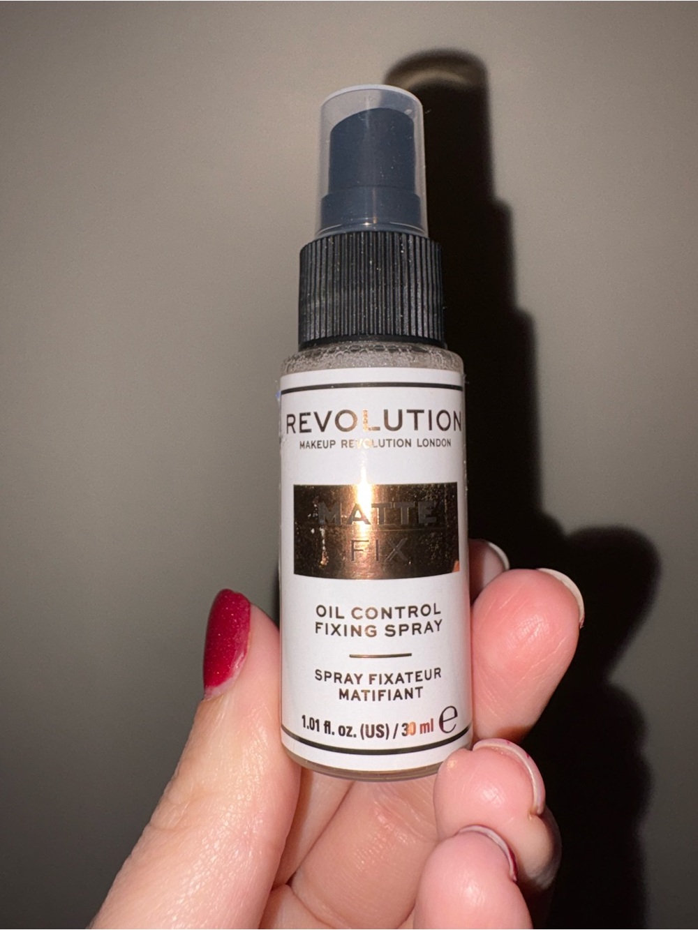Revolution Matte Fix Oil Control Fixing Spray - White & Black